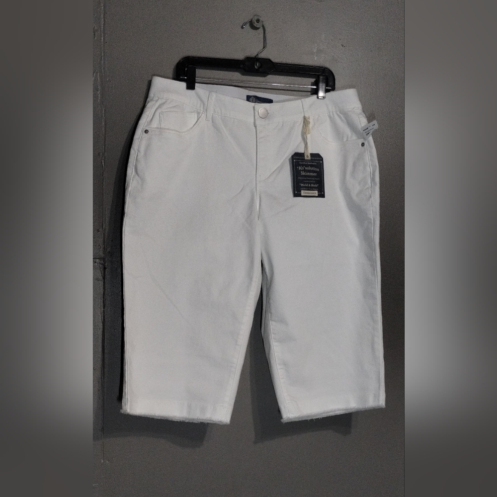 Democracy Women's Capri Pants AB Solution (18 W)